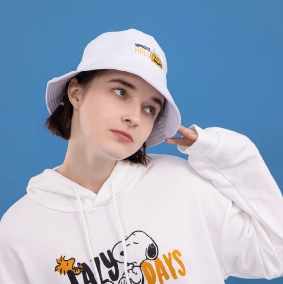 NWT ROMWE Snoopy Halloween bucket hat. - Picture 2 of 8